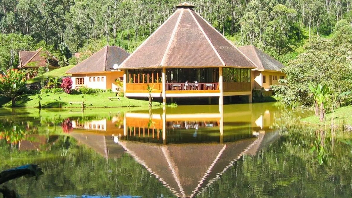Vakona-Forest-Lodge-1